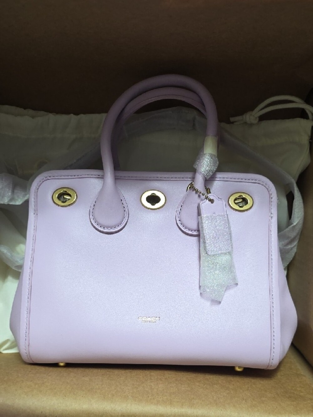 COACH RUNWAY Turnlock Tote Bag 22 - Picture 8 of 11